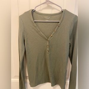 American Eagle sage green long sleeve Henley- size Large